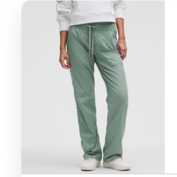 NWOT Lululemon Dance Studio Mid-Rise Pants Lined - Short 6 - Crater Blue - Picture 1 of 6